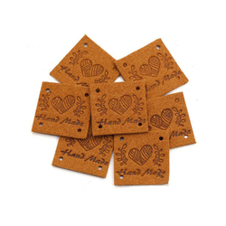 jele KÉZI GYÁRTÁS szív alakú - négyzet - 2,5x2,5 cm - rozsdabarna